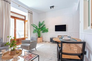 Smart TV - Exclusive apartment in Seville center. Francos VIII (Seville)