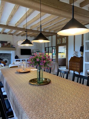 Dining - RENOVATED LONGERE DESIGN, WITH GARDEN, 1H30 FROM PARIS, CHARMING VILLAGE ON FOOT (Noyers)