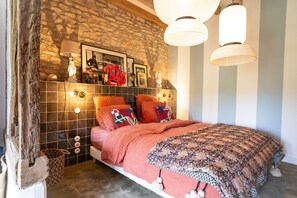 5 bedrooms, iron/ironing board, travel cot, free WiFi - RENOVATED LONGERE DESIGN, WITH GARDEN, 1H30 FROM PARIS, CHARMING VILLAGE ON FOOT (Noyers)