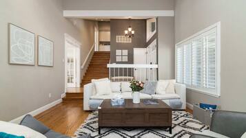 House (4 Bedrooms) | Living area | 43-inch flat-screen TV with cable channels