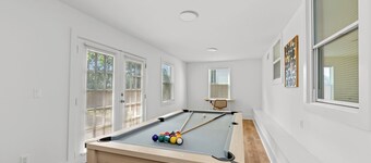 Spacious and Modern 4 Bedroom, 2 Bathroom Home in the Heart of CLT