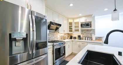 @ Marbella Lane - Exquisite Home 3BR