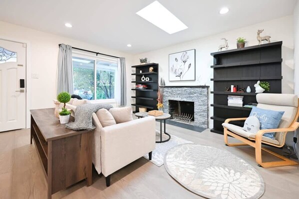 House (3 Bedrooms) | Living area | 43-inch flat-screen TV with cable channels - @ Marbella Lane - Exquisite Home 3BR (Sunnyvale)