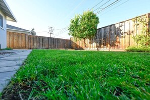 Garden - @ Marbella Lane-exquisite 3brhome 11-min to Levi's (Sunnyvale)