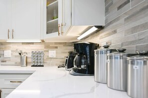 House, Fireplace, Garden View (3 Bedrooms) | Private kitchen | Microwave, oven, coffee/tea maker, electric kettle - @ Marbella Lane-exquisite 3brhome 11-min to Levi's (Sunnyvale)