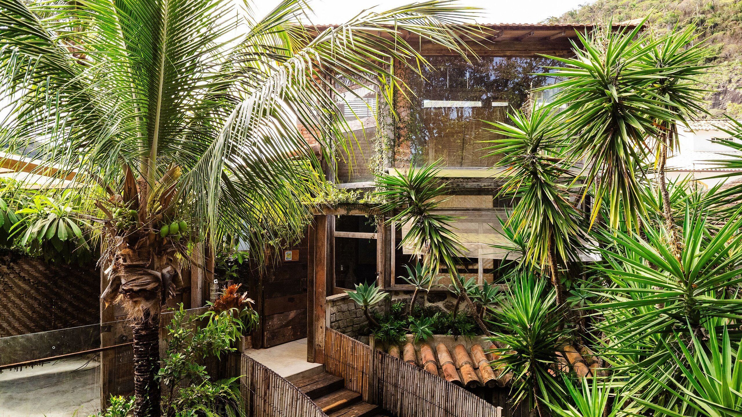 Exclusive Villa | Property grounds