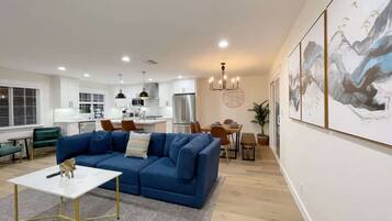 House (4 Bedrooms) | Living area | 43-inch flat-screen TV with cable channels