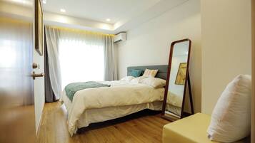 2 bedrooms, iron/ironing board, WiFi