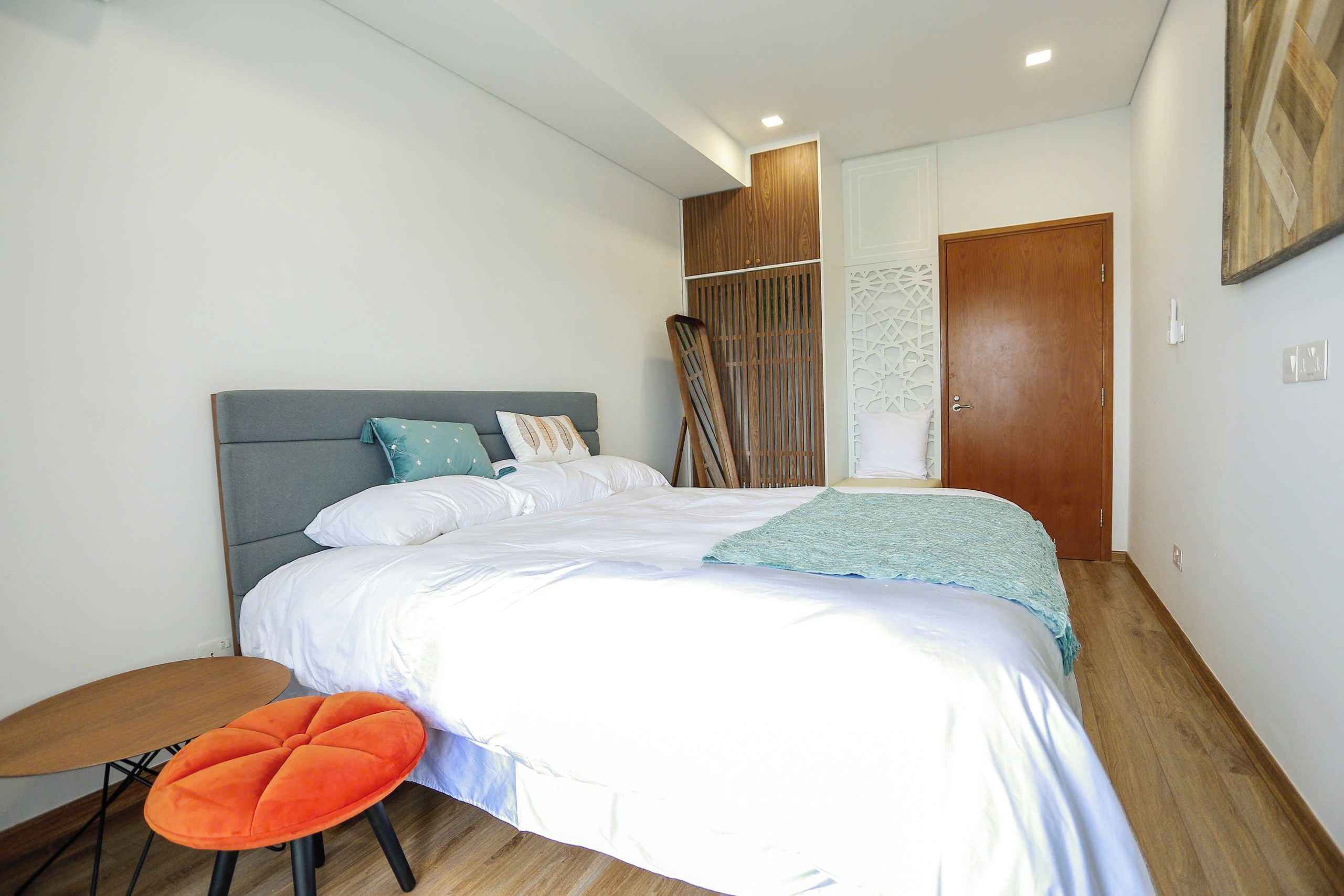 2 bedrooms, iron/ironing board, WiFi