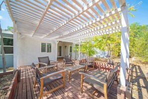 Front of property - @ Marbella Lane - 4BR Near Morongo Casino & Outlet Ldry+p (Cabazon)