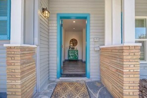 Interior - @ Marbella Lane - 4BR Near Morongo Casino & Outlet Ldry+p (Cabazon)