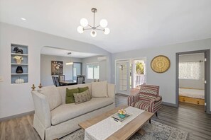 Ev (4 Bedrooms) | İç mekân