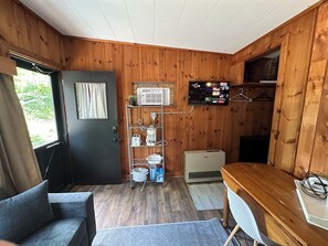 Interior - Cozy 1-Bedroom Cottage Meredith shared beach with AC (Meredith)