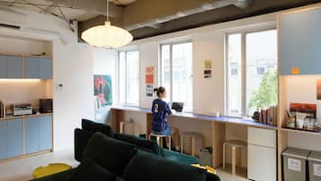 Classic Shared Dormitory, Mixed Dorm, Non Smoking (Capsule, 3rd-4th Floor, 1 Bed) | Living area