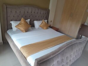 Free WiFi, bed sheets - The Village Park Resort & Spa (Keumbu)