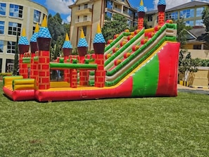 Children’s play area – outdoor