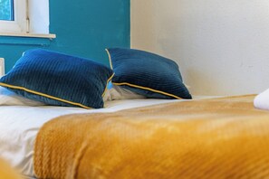 Apartment | 2 bedrooms, iron/ironing board, free WiFi, bed sheets - Sleeps6-freewifi-smarttv-netflix-familyfriendly (Birmingham)