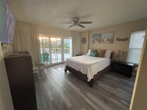 1 dormitorio, tabla de planchar con plancha, wifi y ropa de cama