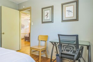 2 bedrooms, desk, iron/ironing board, WiFi