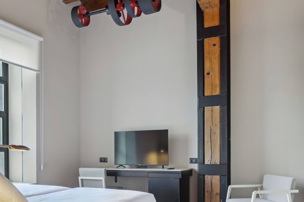 Chambre avec lits jumeaux | Coffre-fort, accès au Wi-Fi (inclus)