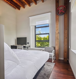 Zweibettzimmer, Flussblick | Zimmersafe, kostenloses WLAN, Rollstuhlgeeignet