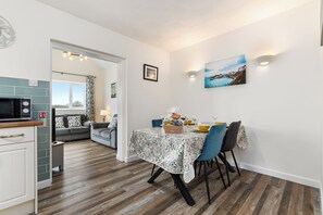 Dining - Bramble Cottage - Dog Friendly Cottage, Hot Tub (Begelly)
