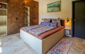 2 bedrooms, free WiFi