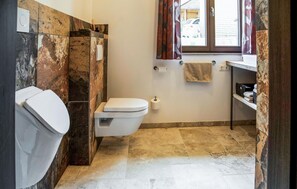 Shower, hair dryer - Gorgeous home in Ehrenhausen (Ehrenhausen)