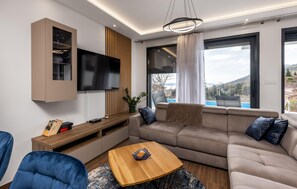 Smart TV - Awesome home in Lovran with sauna (Lovran)
