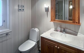 Shower - Lovely home in åseral with sauna (Åseral)
