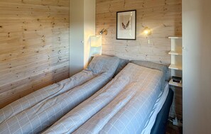 4 bedrooms, free WiFi, bed sheets