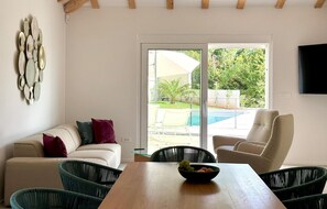 Smart TV - Stunning home in Dobrec with sauna (Dobrec)