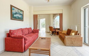 Cheminée, baby-foot, table de tennis de table