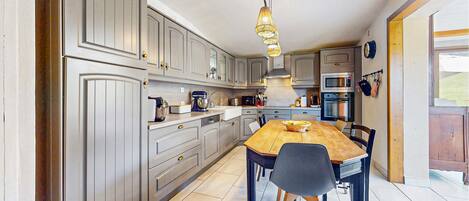 Fridge, oven, dishwasher