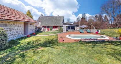Awesome home in Saint-Oradoux-de-Chiro