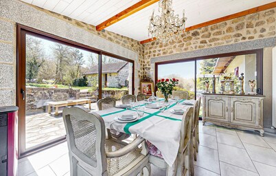 Awesome home in Saint-Oradoux-de-Chiro