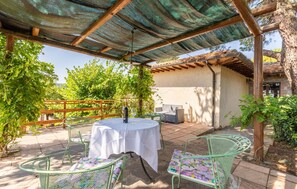 Outdoor dining - Nice home in Monte S.Maria Tiberina (Monte S.Maria Tiberina)