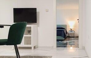 1 bedroom, iron/ironing board, travel cot, free WiFi