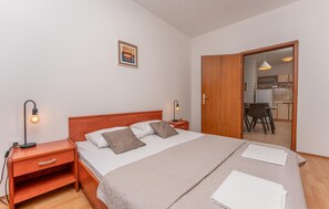 2 habitaciones, cuna de viaje, wifi gratis y ropa de cama