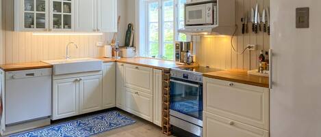 Réfrigérateur, four, plaque de cuisson, lave-vaisselle