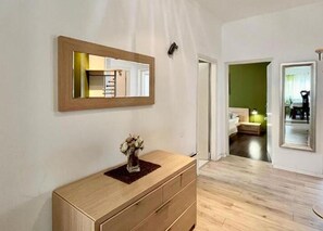 3 makuuhuonetta, silitysrauta/-lauta, ilmainen Wi-Fi, vuodevaatteet