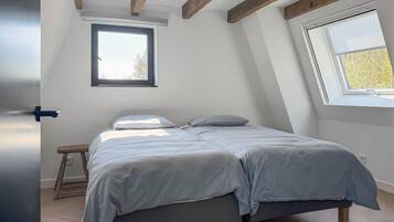 4 bedrooms, WiFi (free)