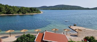 Stunning apartment in Pirovac with WiFi