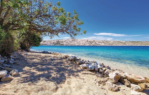 1 bedroom beach front apartment in Barbat