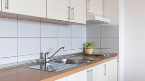 冰箱、炉灶、厨具/餐具
