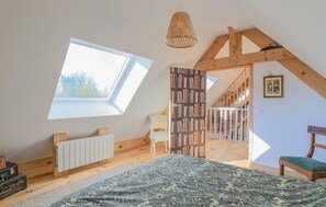 2 habitaciones, tabla de planchar con plancha y cuna de viaje 