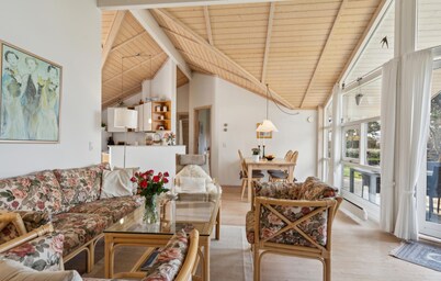 2 bedroom stunning home in Knebel