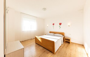 1 室のベッドルーム、WiFi (無料)、ベッドシーツ