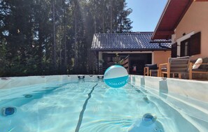 Et oppvarmet basseng