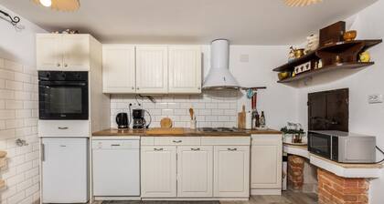 Awesome home in Lopar with WiFi